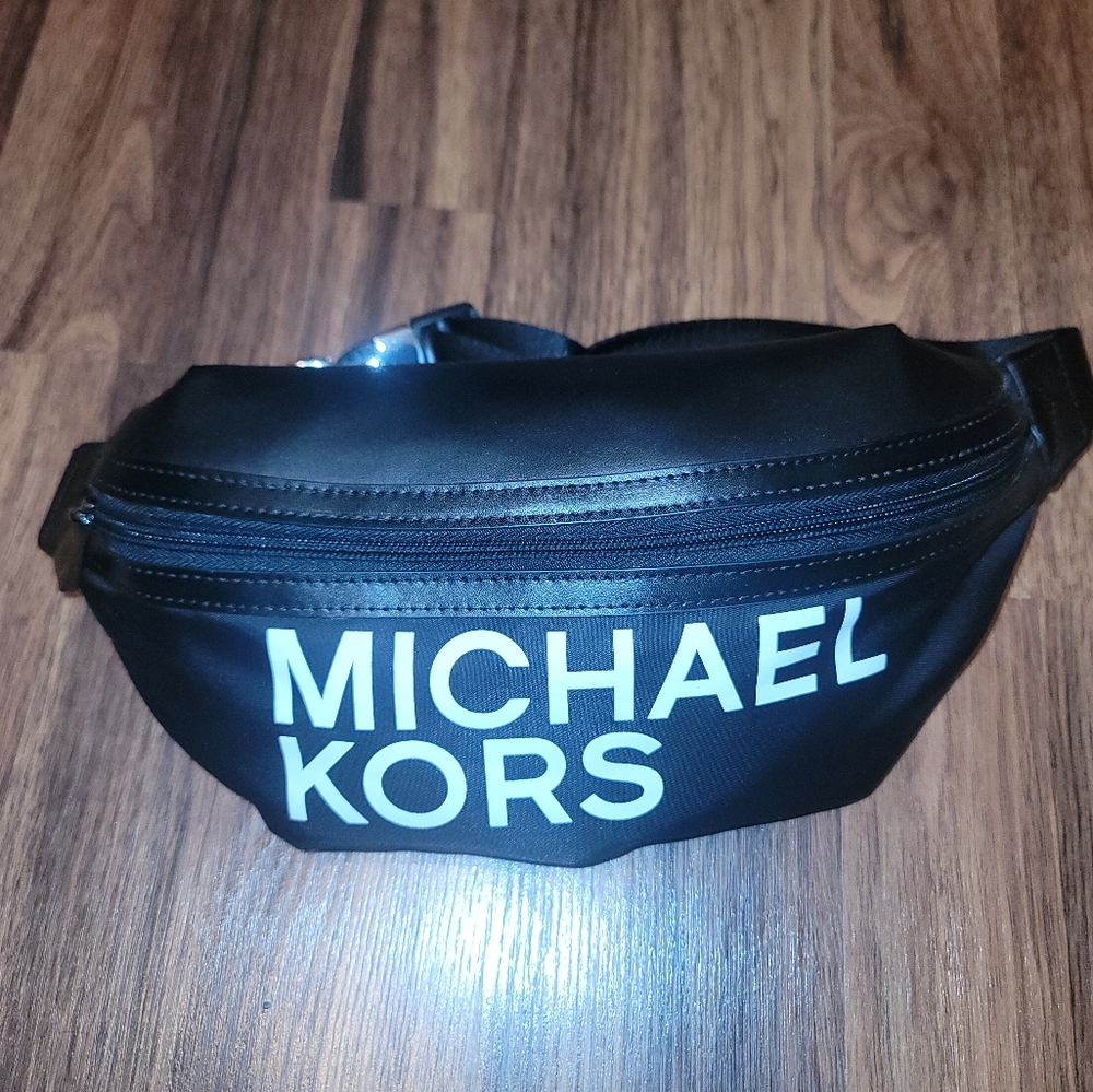 MICHAEL KORS BAG...